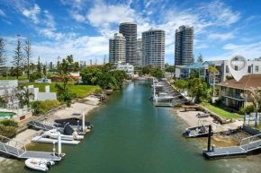 Runaway Bay Waterfront Delight